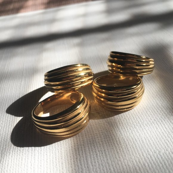 Chunky 18K Gold Statement Ring - Picture 3 of 14